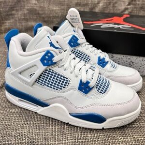 Air Jordan 4 Military Blue 